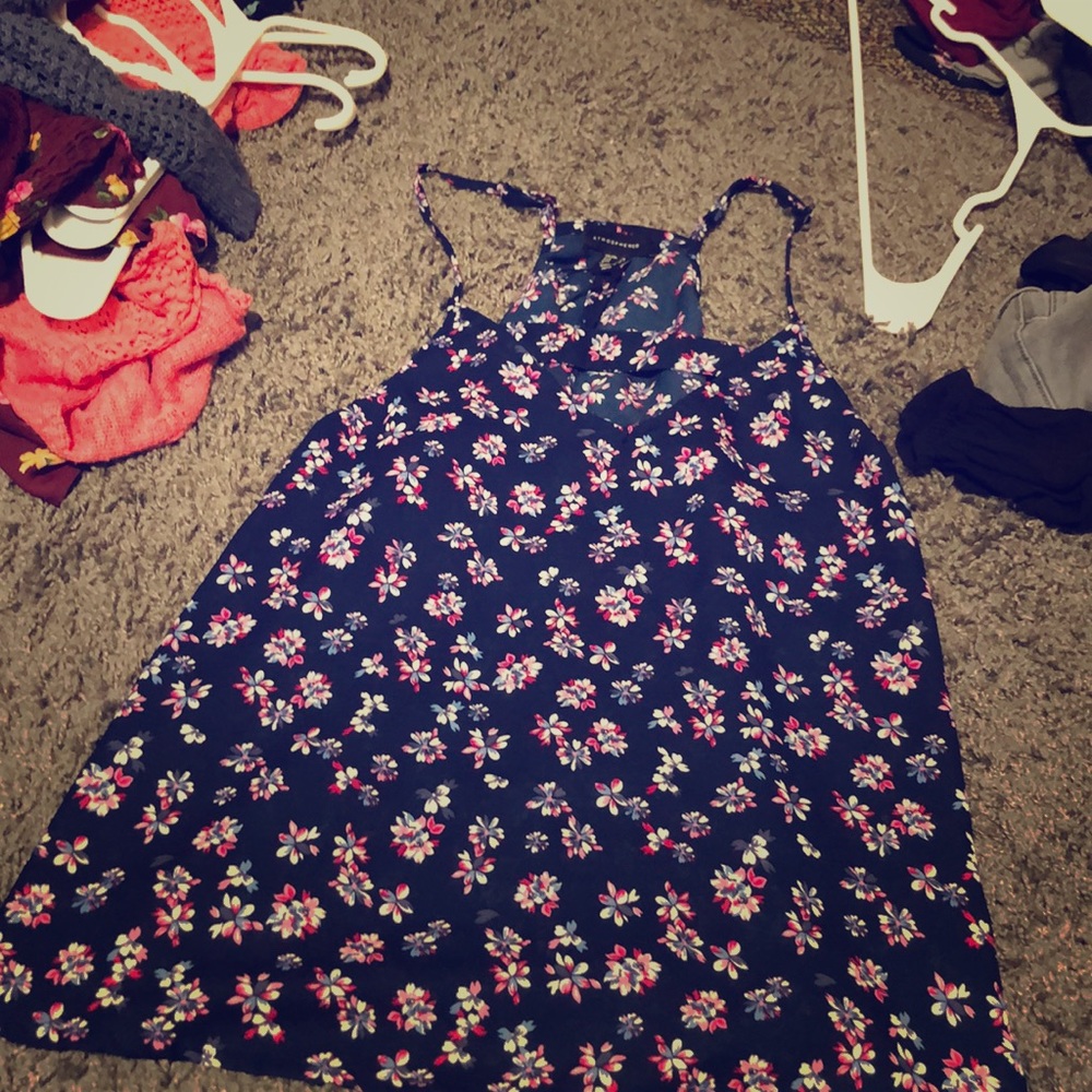 Cut out flower top size 12 US